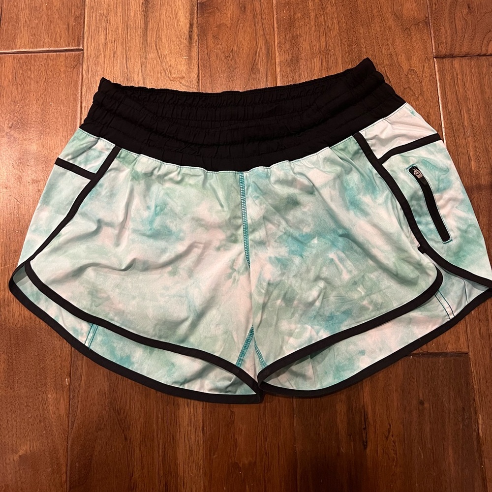 Lululemon tracker short green/white size 10